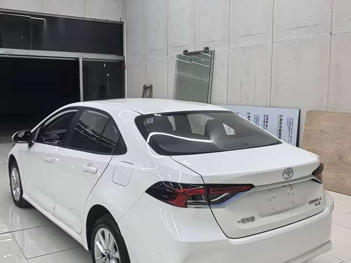 Фото 5 - Toyota Corolla