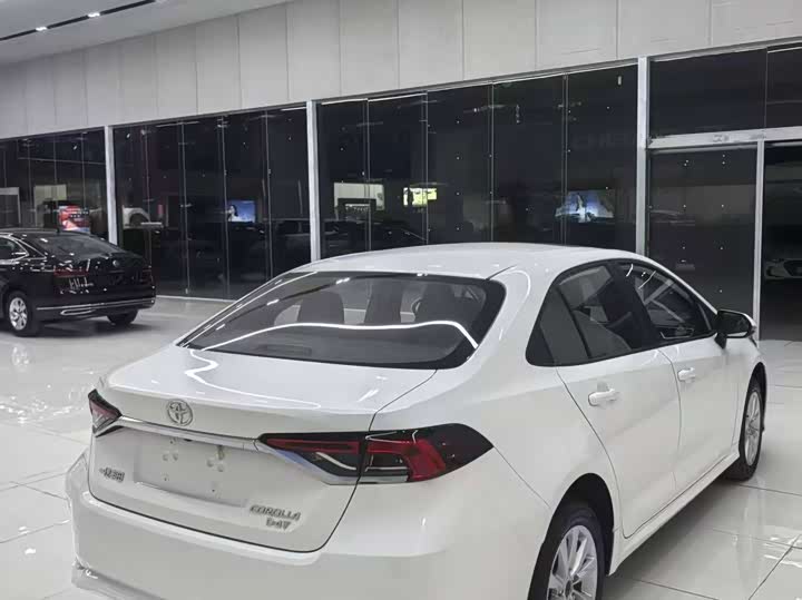 Фото 6 - Toyota Corolla