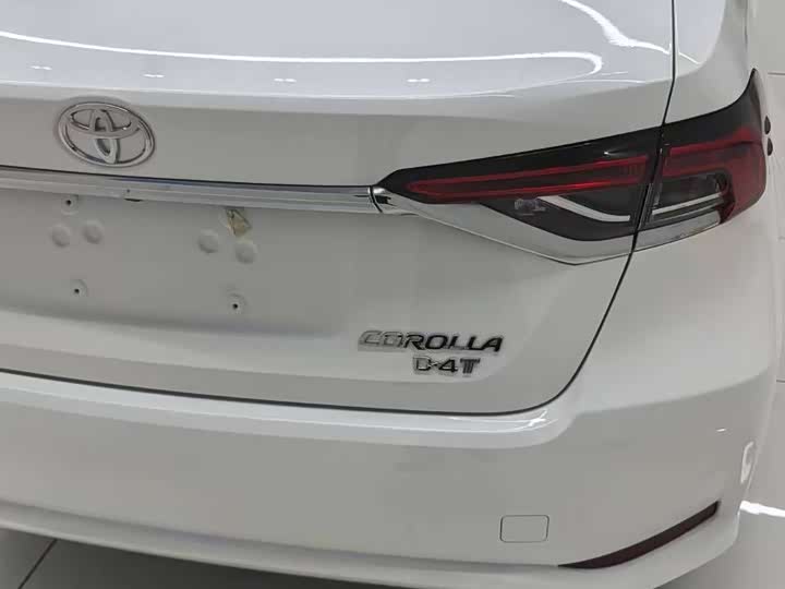 Фото 8 - Toyota Corolla