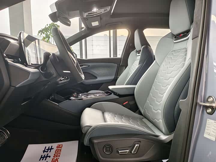 Фото 8 - Audi Q6L e-tron