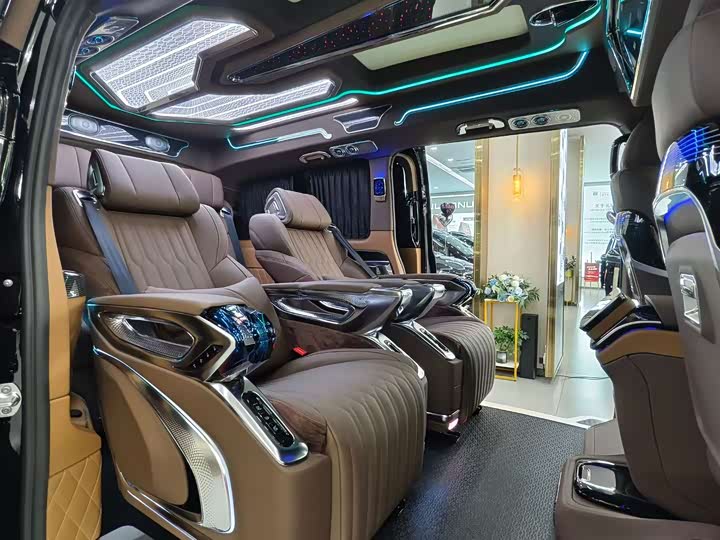 Фото 8 - Mercedes-Benz Vito