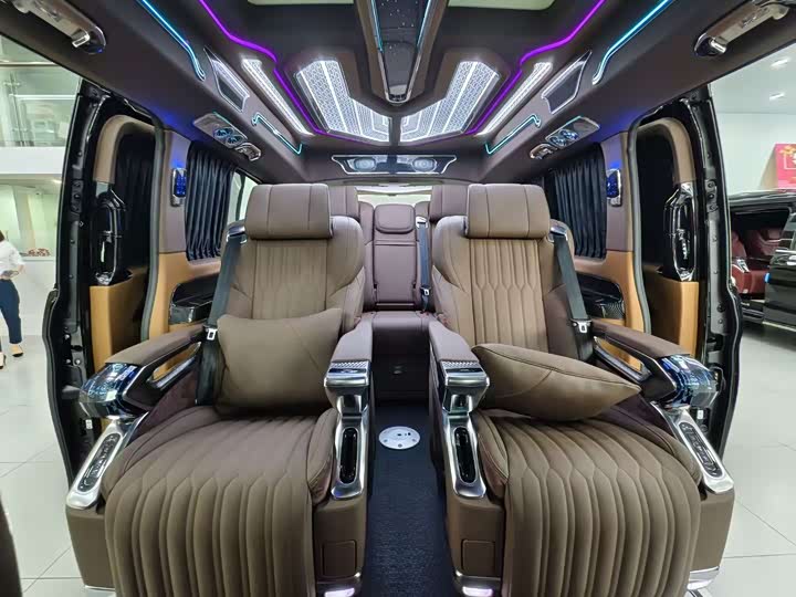 Фото 9 - Mercedes-Benz Vito