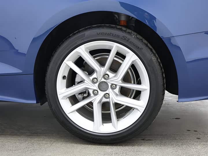 Фото 9 - Audi A5