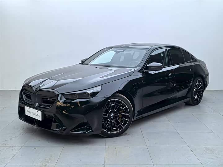 Фото 1 - BMW M5 Hybrid