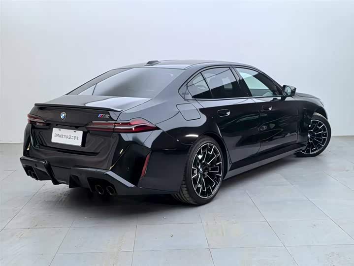 Фото 3 - BMW M5 Hybrid