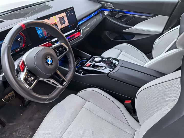 Фото 8 - BMW M5 Hybrid