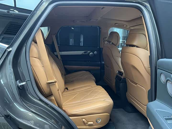 Фото 7 - Genesis GV80