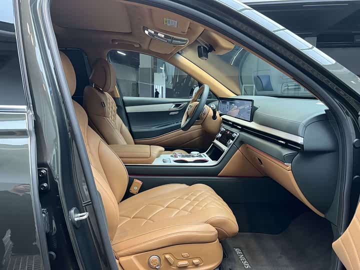 Фото 8 - Genesis GV80