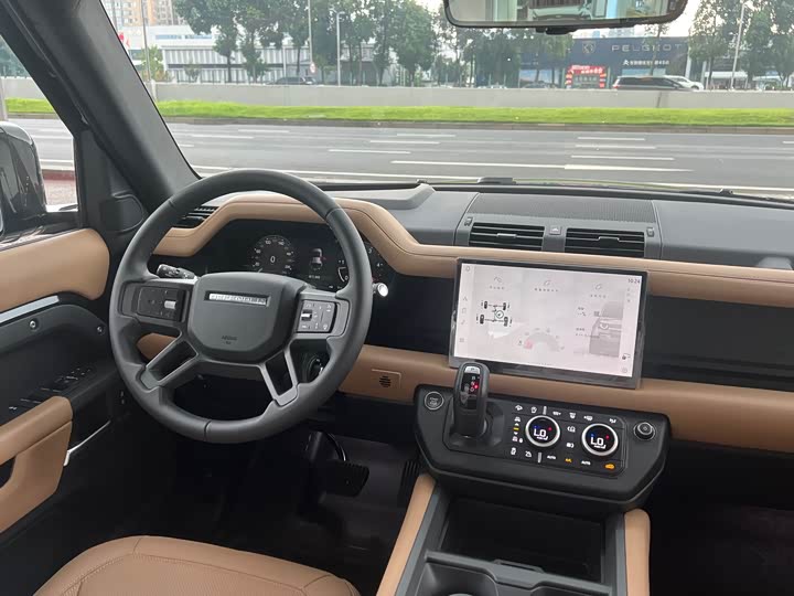 Фото 10 - Land Rover Defender