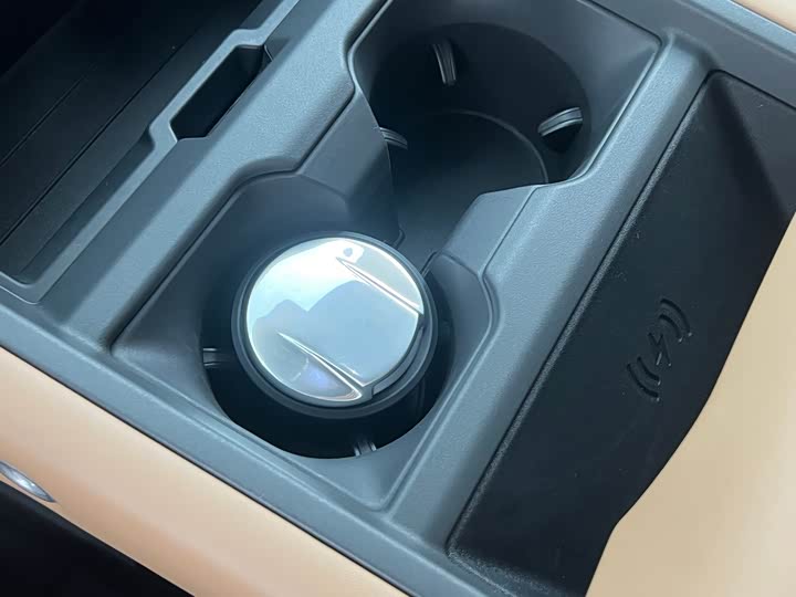 Фото 11 - Land Rover Defender