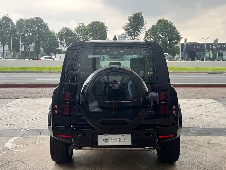 Фото 17 - Land Rover Defender