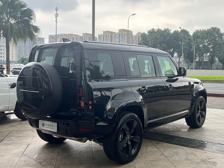 Фото 18 - Land Rover Defender