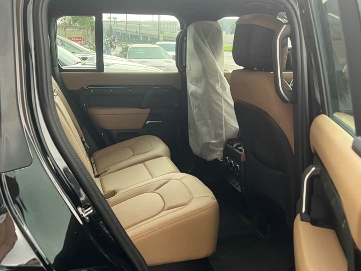 Фото 9 - Land Rover Defender