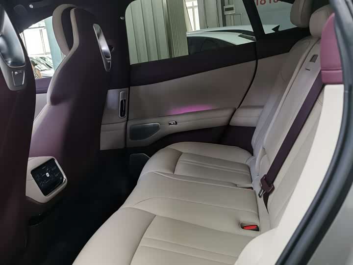 Фото 12 - Xiaomi YU7