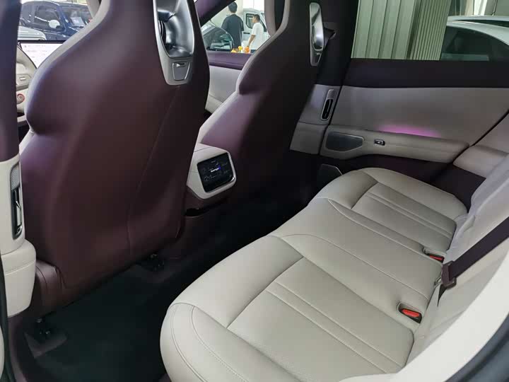 Фото 15 - Xiaomi YU7