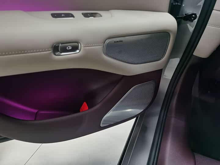 Фото 16 - Xiaomi YU7