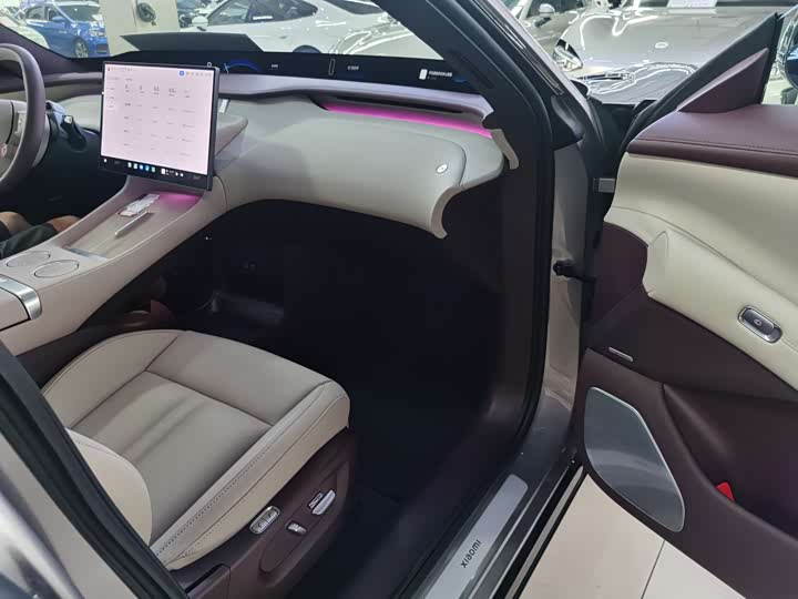 Фото 18 - Xiaomi YU7