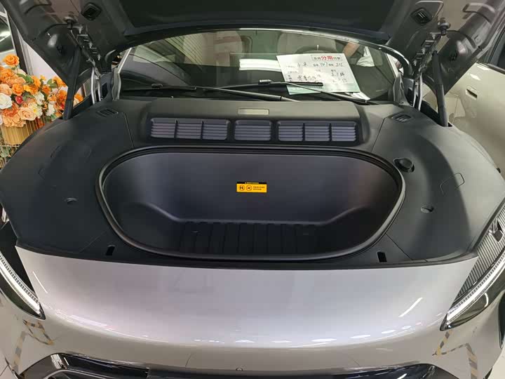 Фото 19 - Xiaomi YU7