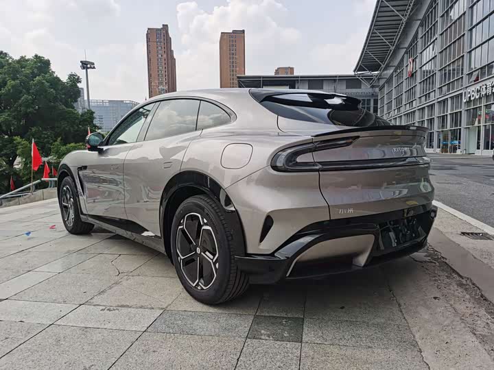 Фото 7 - Xiaomi YU7