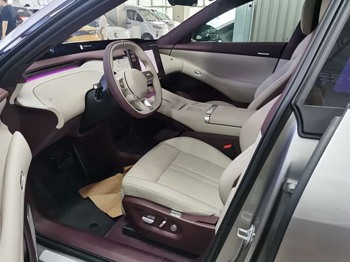 Фото 8 - Xiaomi YU7