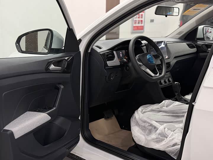 Фото 9 - Volkswagen Tharu