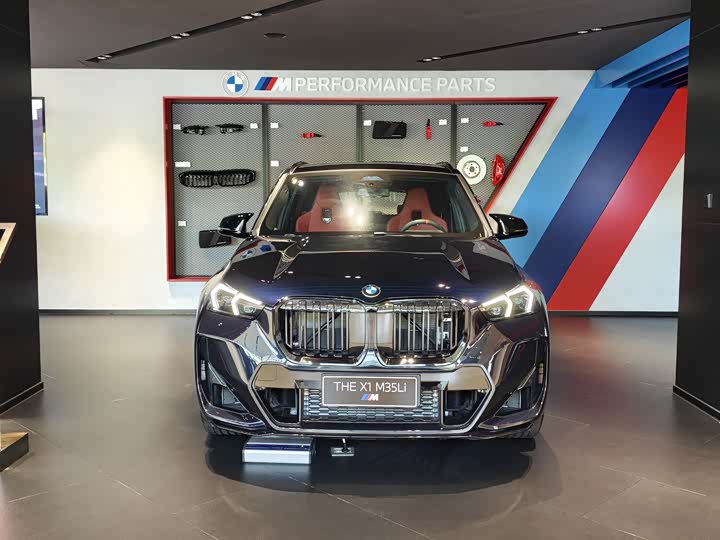 Фото 2 - BMW X1