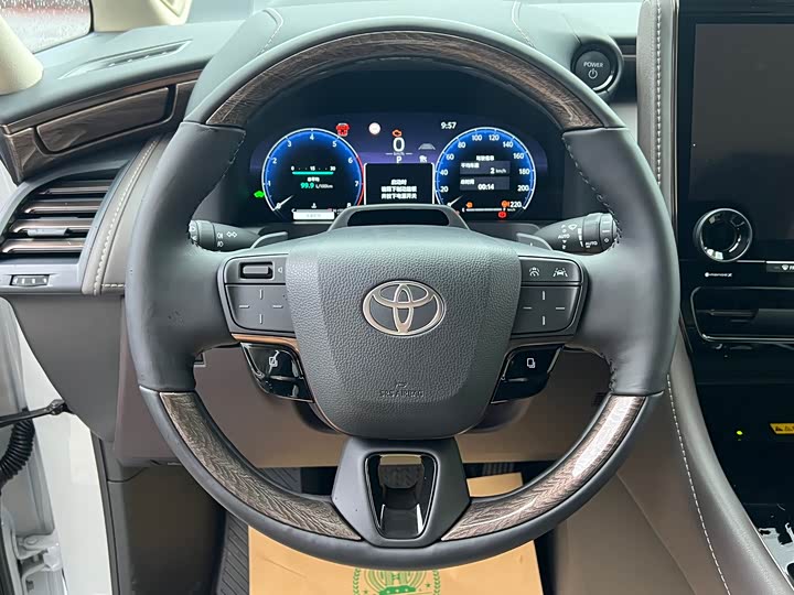 Photo 10 - Toyota Alphard