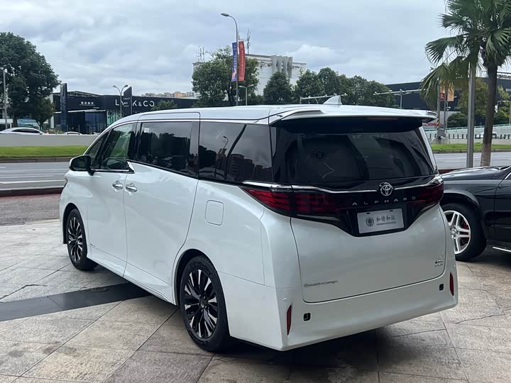 Photo 26 - Toyota Alphard