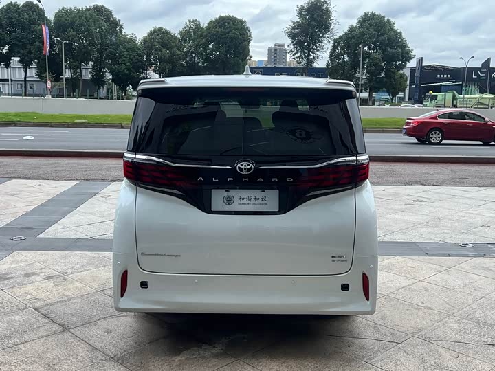 Photo 27 - Toyota Alphard