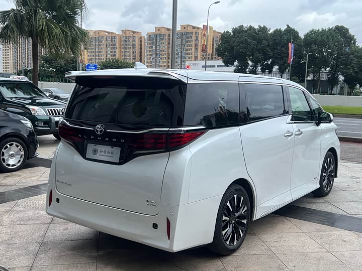 Photo 28 - Toyota Alphard