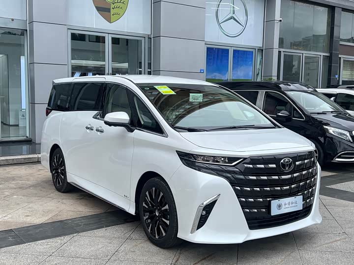 Photo 4 - Toyota Alphard