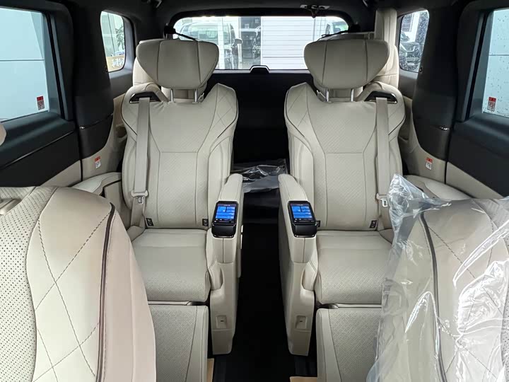 Photo 6 - Toyota Alphard