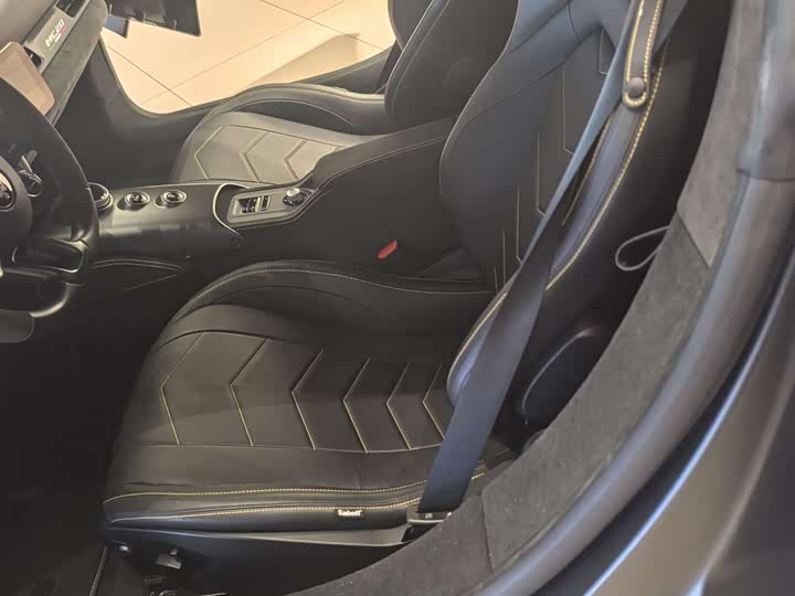 Фото 11 - Maserati MC20