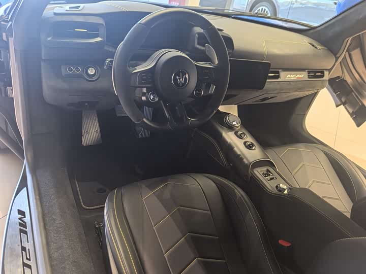 Фото 12 - Maserati MC20