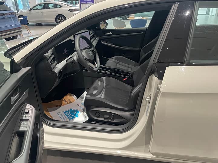 Фото 4 - Volkswagen Lamando L