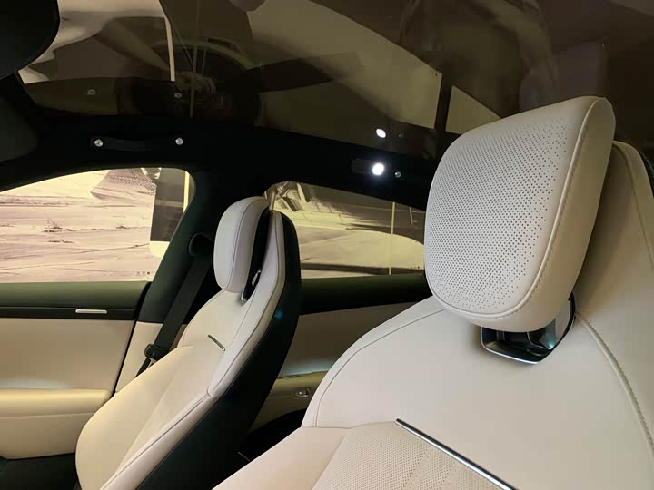 Photo 7 - Xiaomi YU7