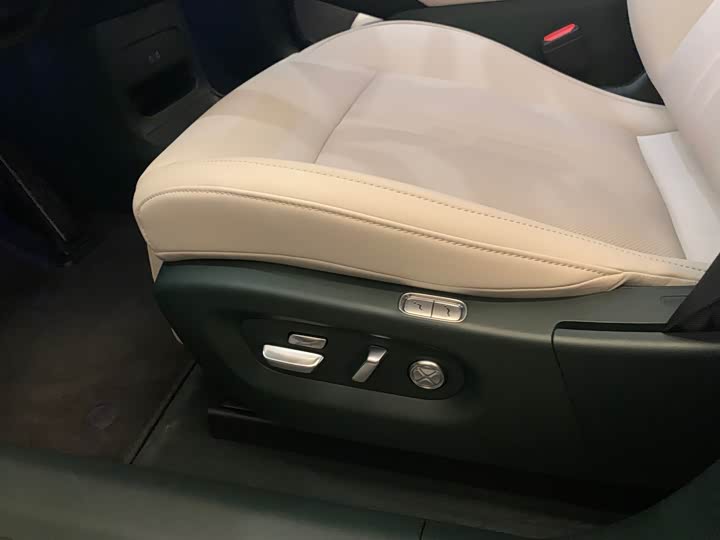 Photo 8 - Xiaomi YU7