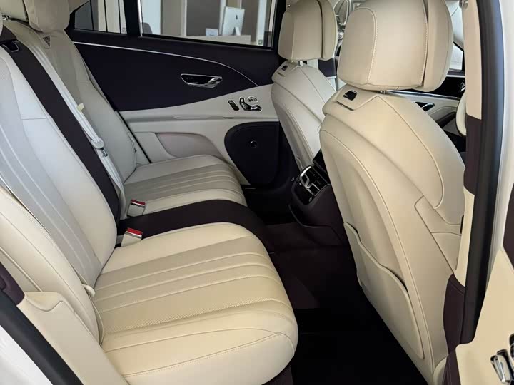 Фото 2 - Bentley Bentayga