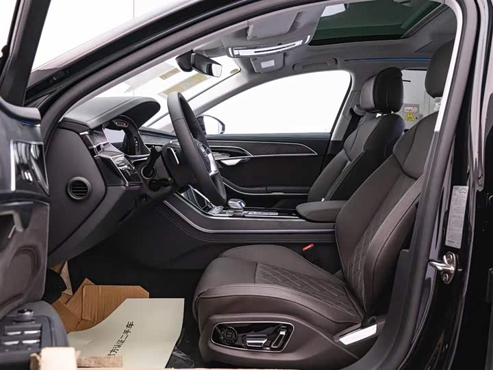 Фото 8 - Audi A8