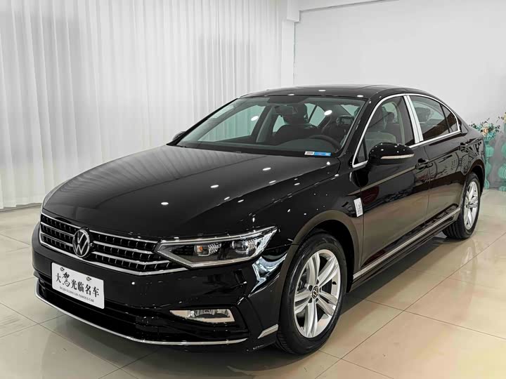 Фото 1 - Volkswagen Magotan