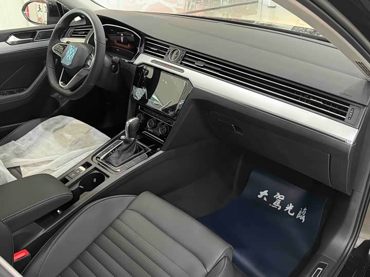 Фото 10 - Volkswagen Magotan