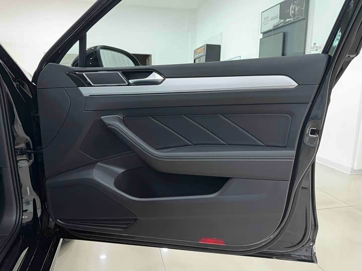 Фото 11 - Volkswagen Magotan