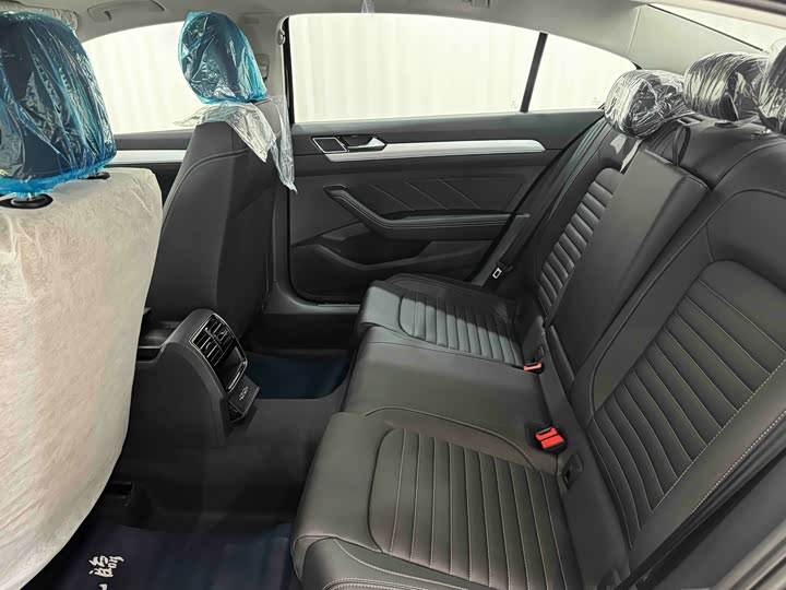 Фото 13 - Volkswagen Magotan