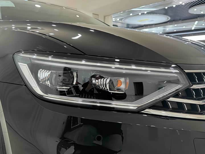 Фото 15 - Volkswagen Magotan