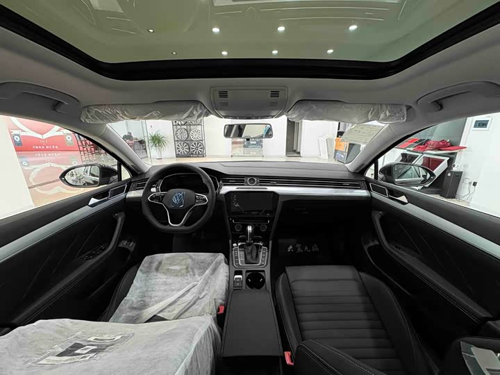 Фото 16 - Volkswagen Magotan