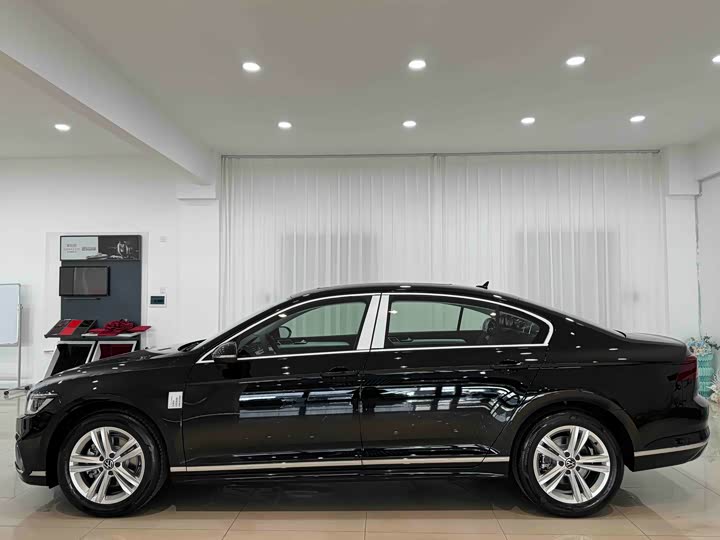 Фото 4 - Volkswagen Magotan