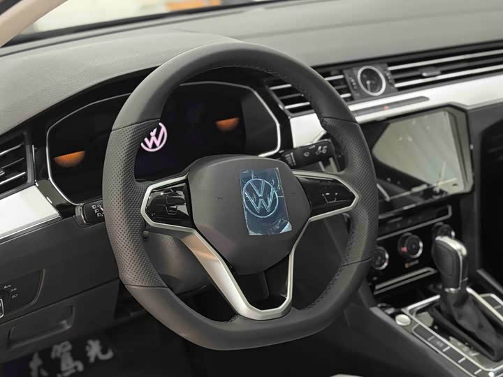 Фото 7 - Volkswagen Magotan