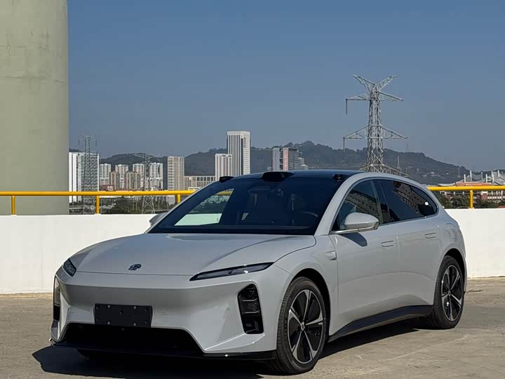 Фото 1 - Nio ET5T