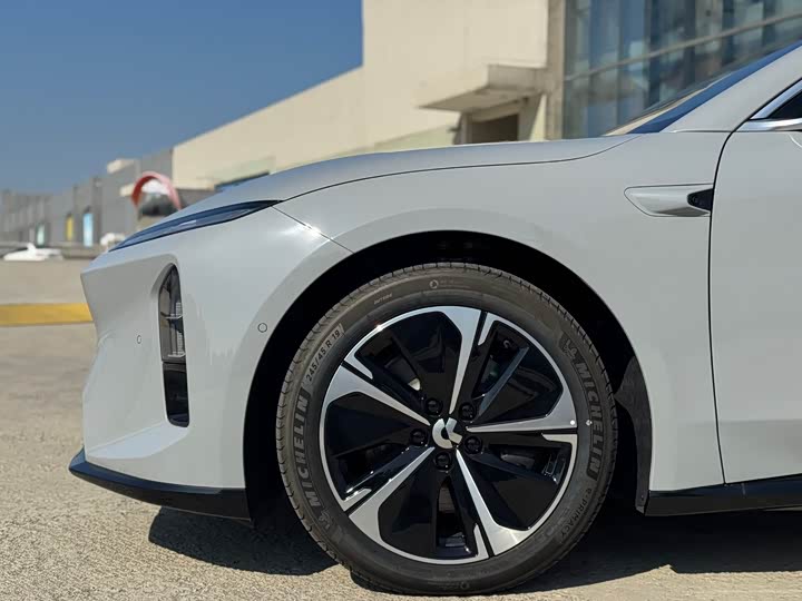 Фото 5 - Nio ET5T