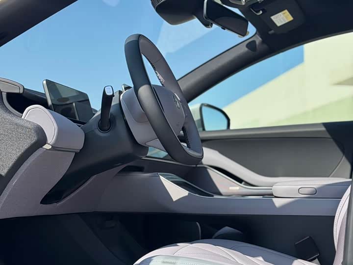 Фото 6 - Nio ET5T